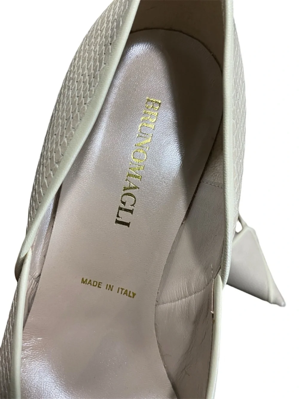 Bruno Magli Python Skin Cream Pointed Toe Pumps - Picture 6 of 10